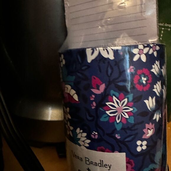 VERY BRADLEY
BLOOM AND berry desk notepad n pen pencil holder NWT - Picture 3 of 8